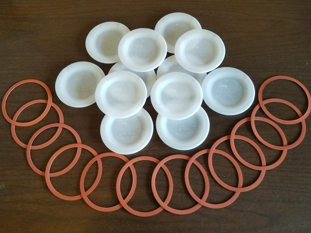 item 55] 500 bulk wide E-Z SEAL lids & 500 rubber rings